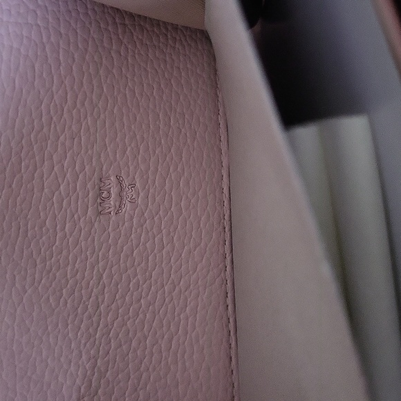 Mcm Hp  limited edition  light grey pink collection large zip around wallet 2025 - Picture 5 of 6